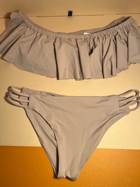 l*space Other - Off-Shoulder Ruffle Bikini Set in Light Taupe / L SPACE brand size M